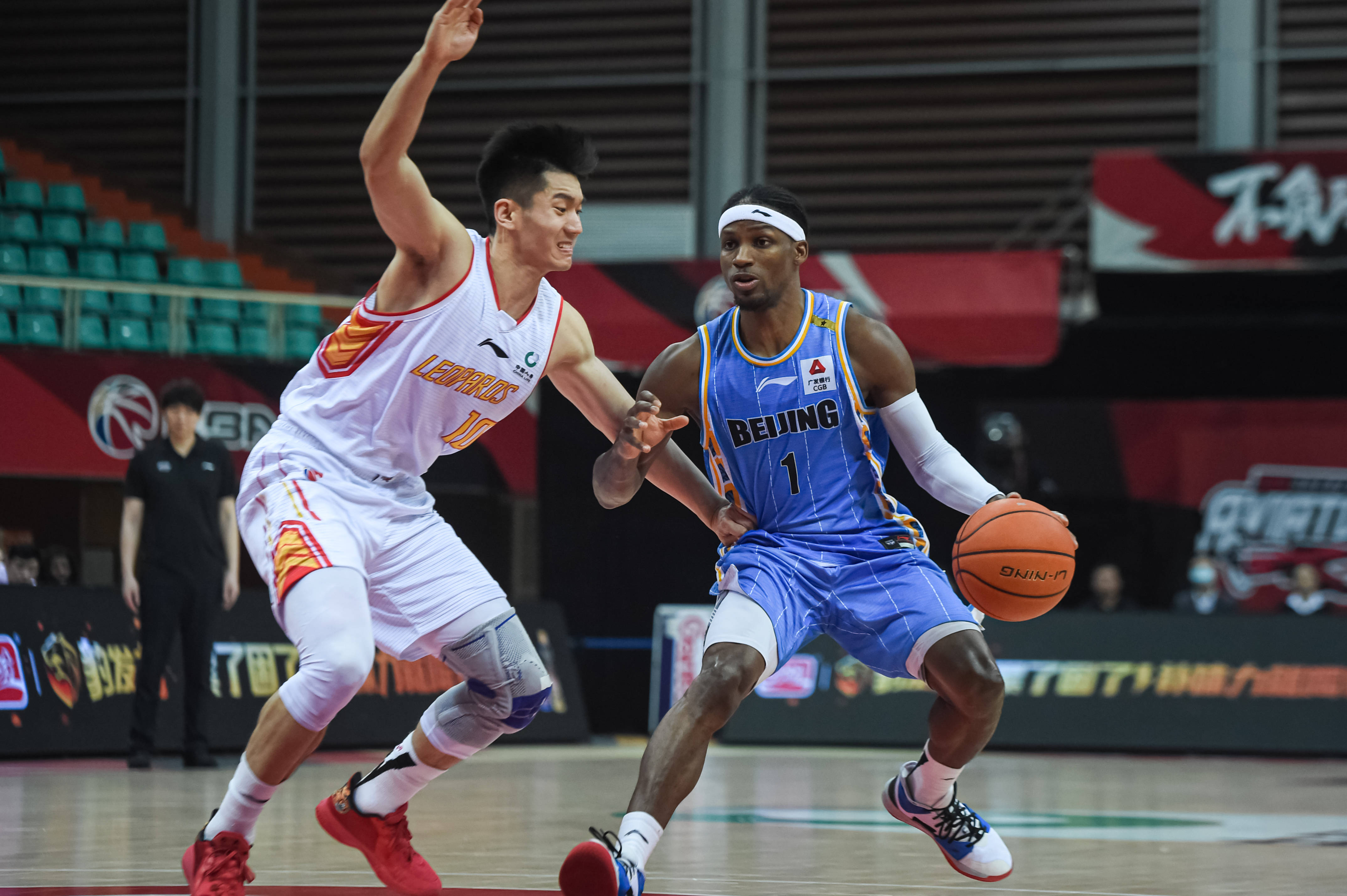 展添砖加瓦 展添砖加瓦