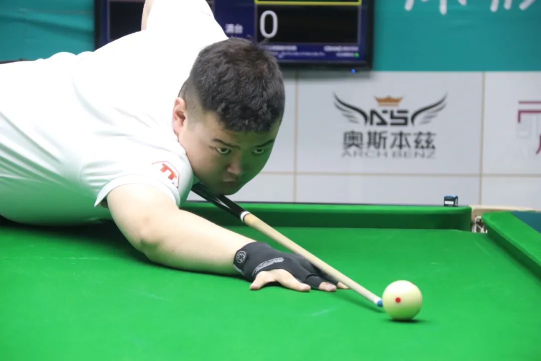 并根据对手 并根据对手