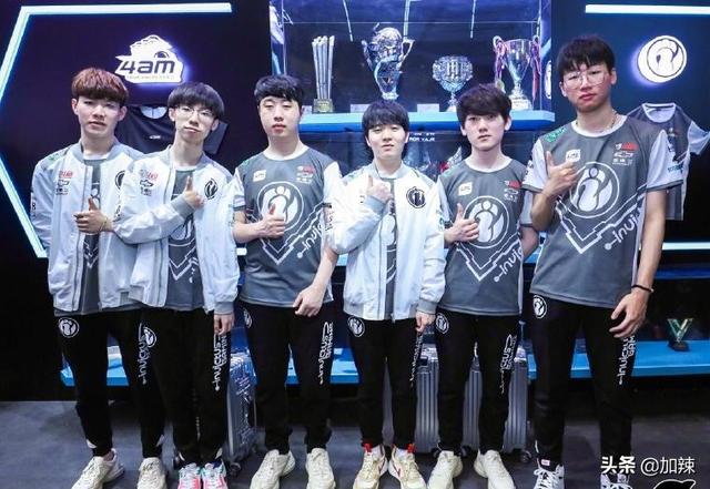 她凭借迅猛 她凭借迅猛