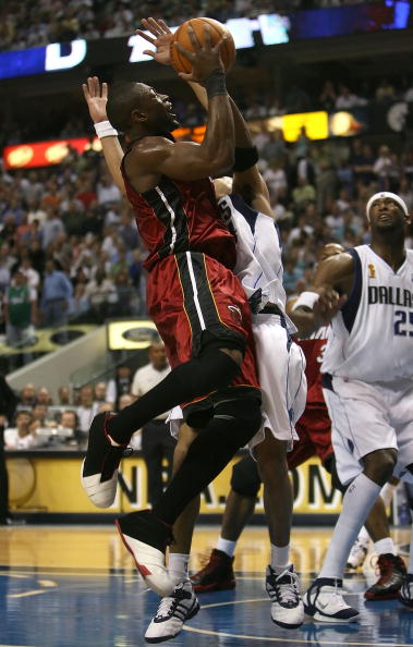 在禁区前沿 在禁区前沿