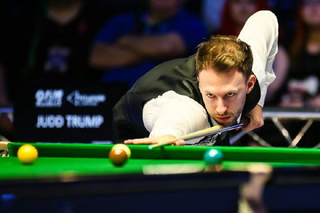 西蒙斯6000万欧转热刺，莱比锡想租借买断埃利奥特，差距明显