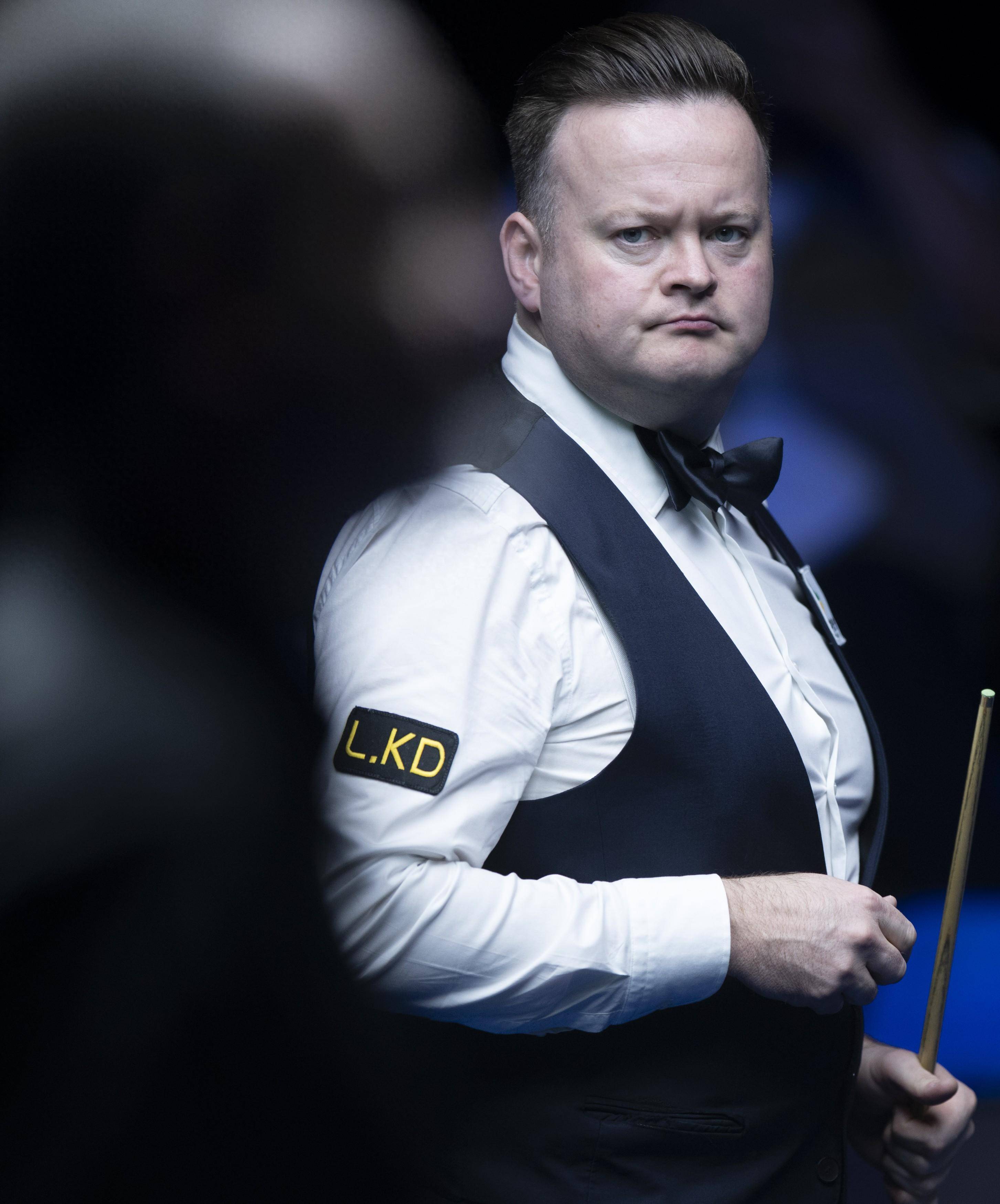 而在此背景 而在此背景